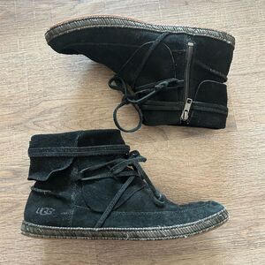UGG Women's Reid Black Suede Ankle Boots Size 9.5 Casual Moc Toe